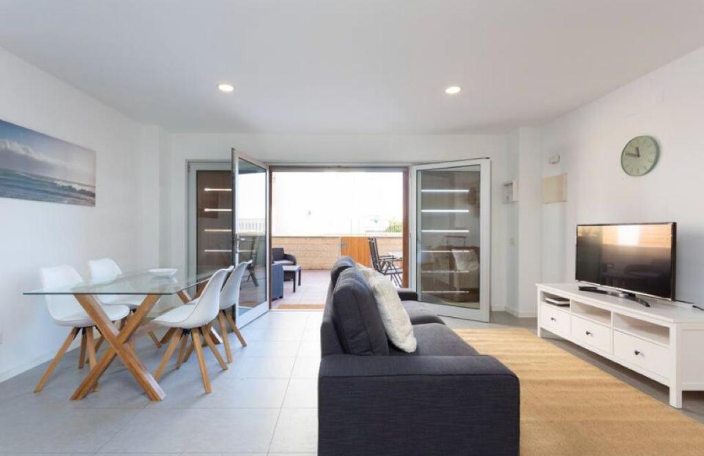 Modern Seafront Flat With A Private Garage Apartment El Medano  Luaran gambar