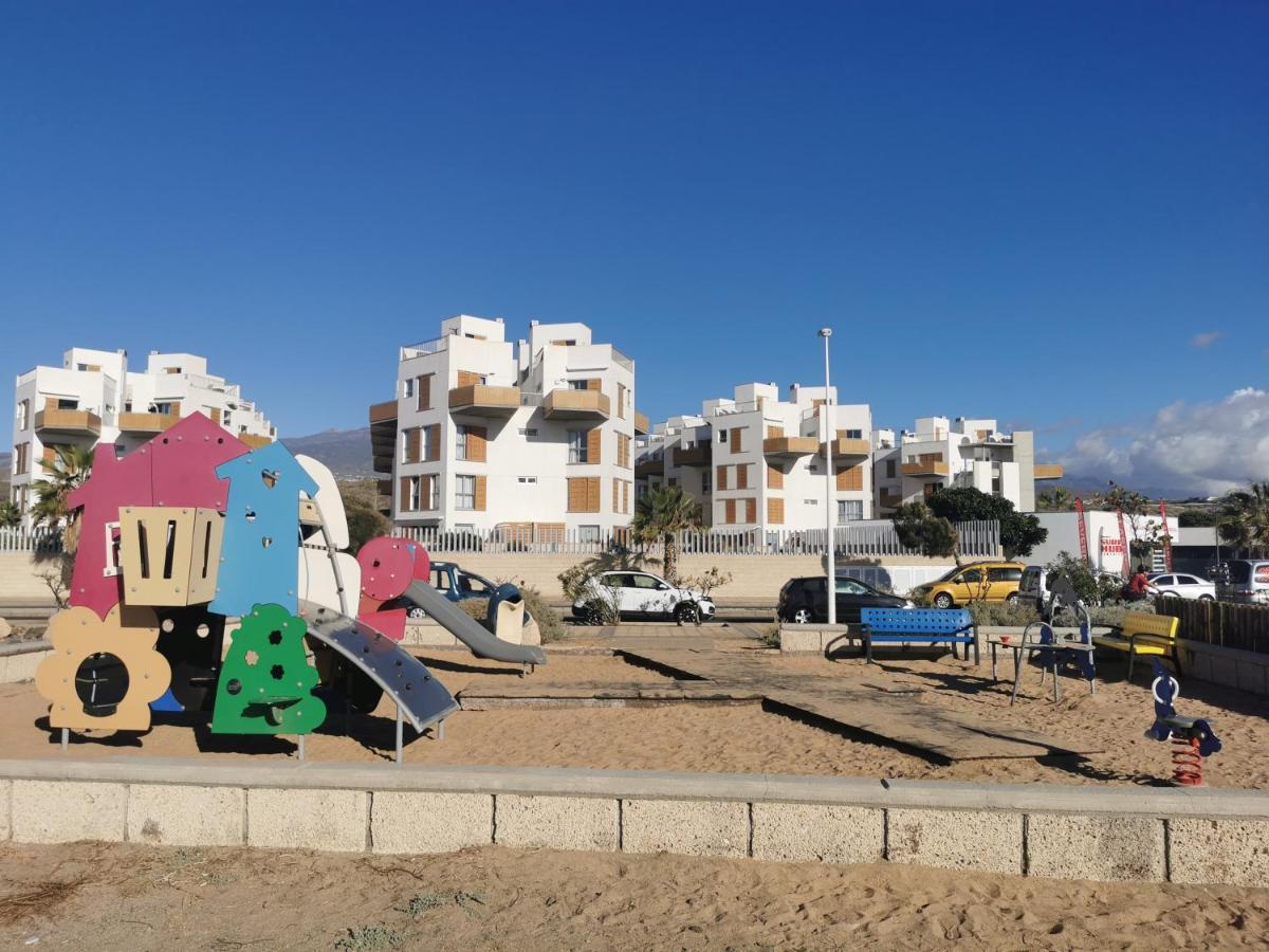 Modern Seafront Flat With A Private Garage Apartment El Medano  Luaran gambar
